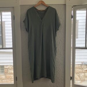 Meo Meli Linen Green V-Neck Kaftan Dress
